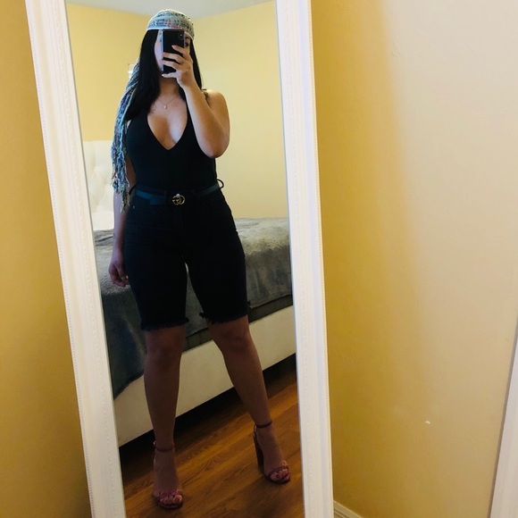 Outfit 4 - Picture 3 of 3